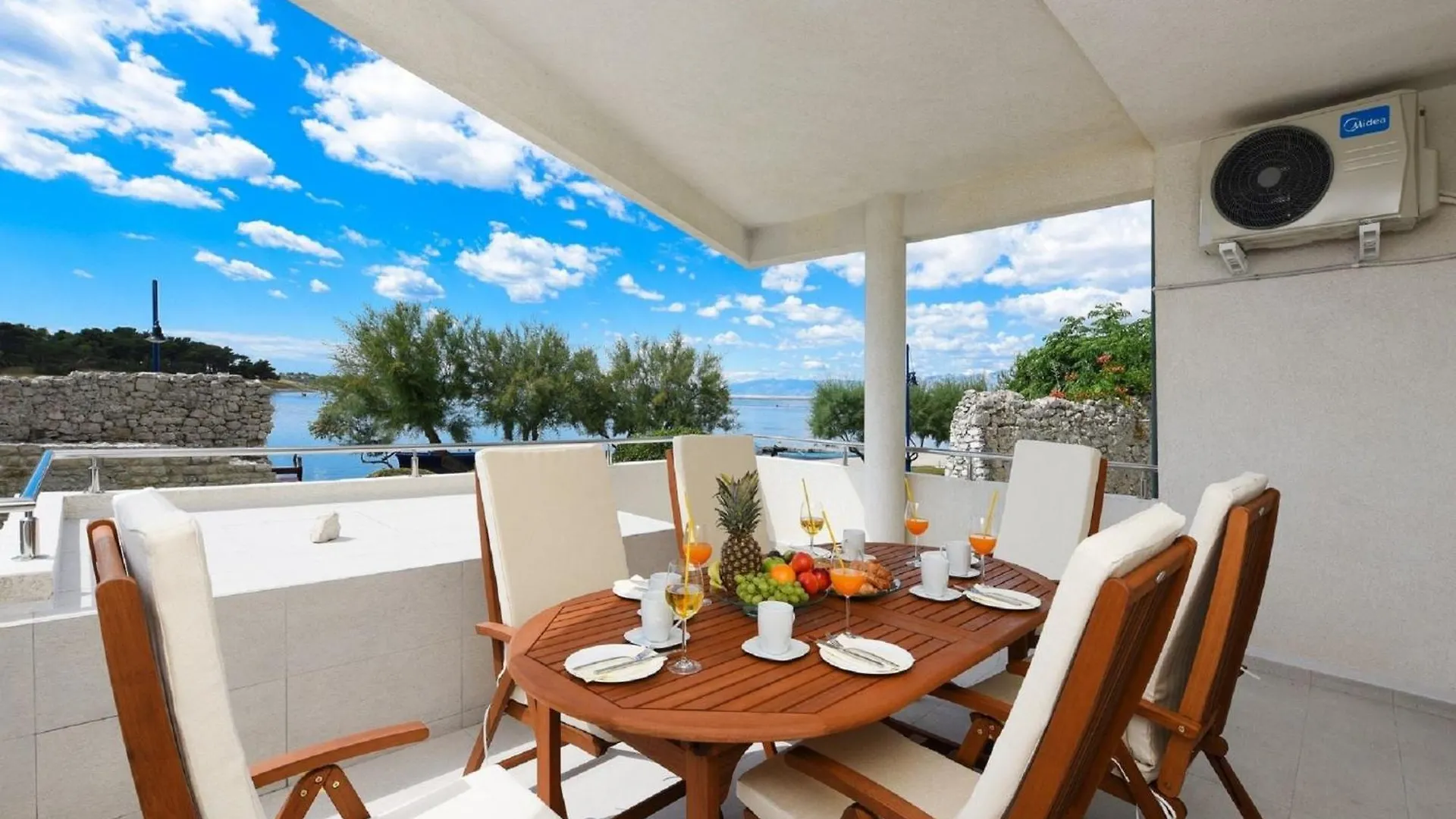 Modern Villa In Nin With Terrace