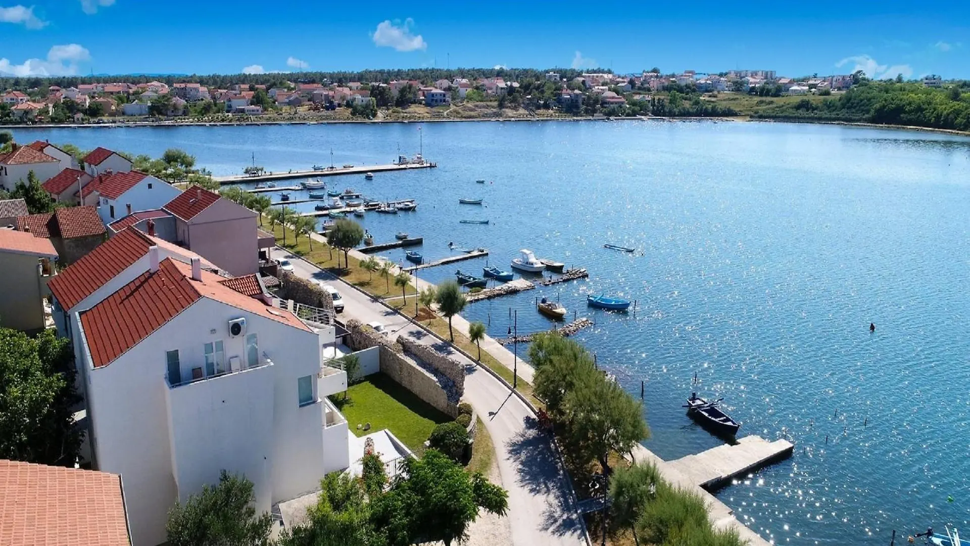 Modern Villa In Nin With Terrace