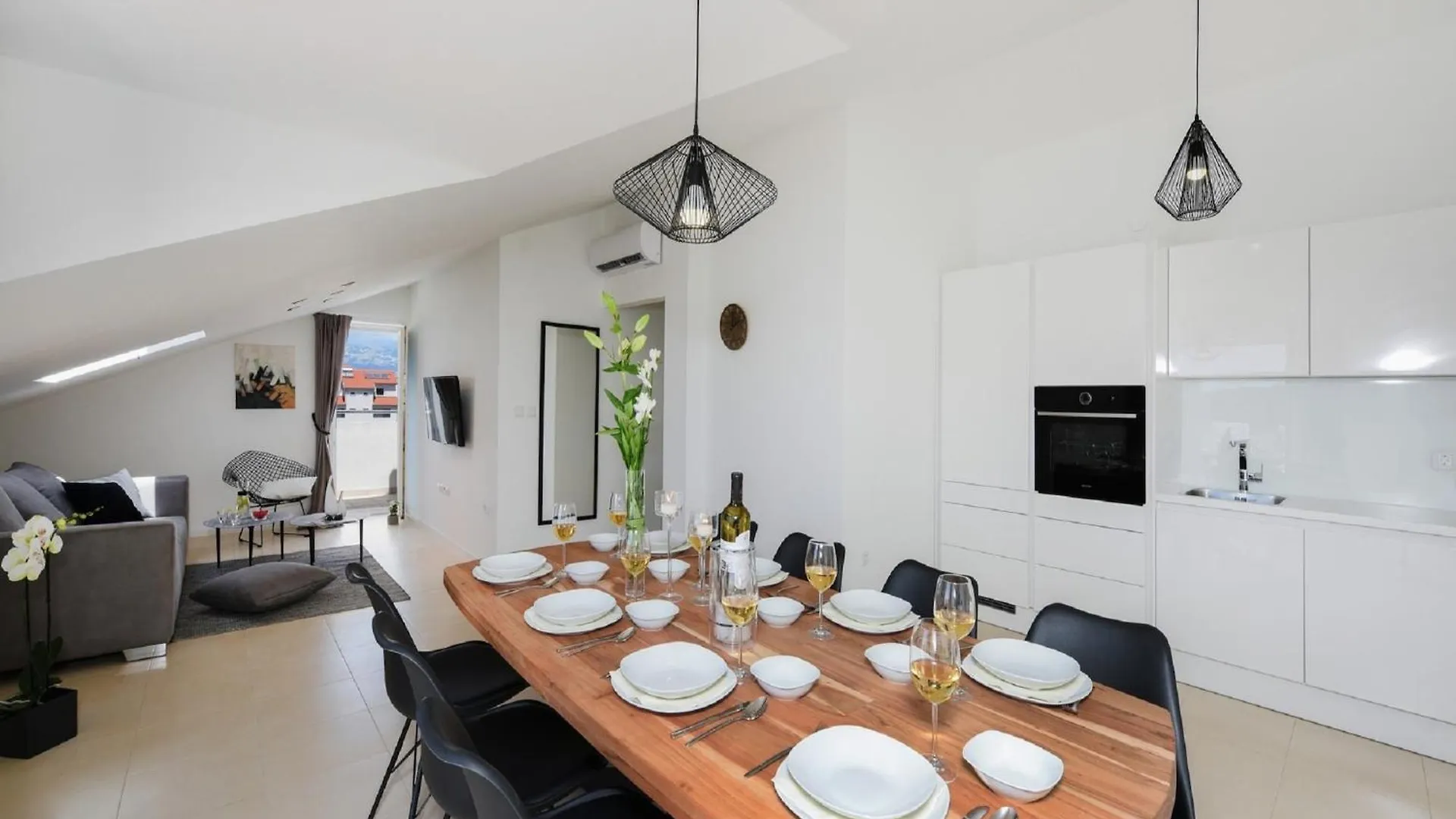 Modern Villa In Nin With Terrace