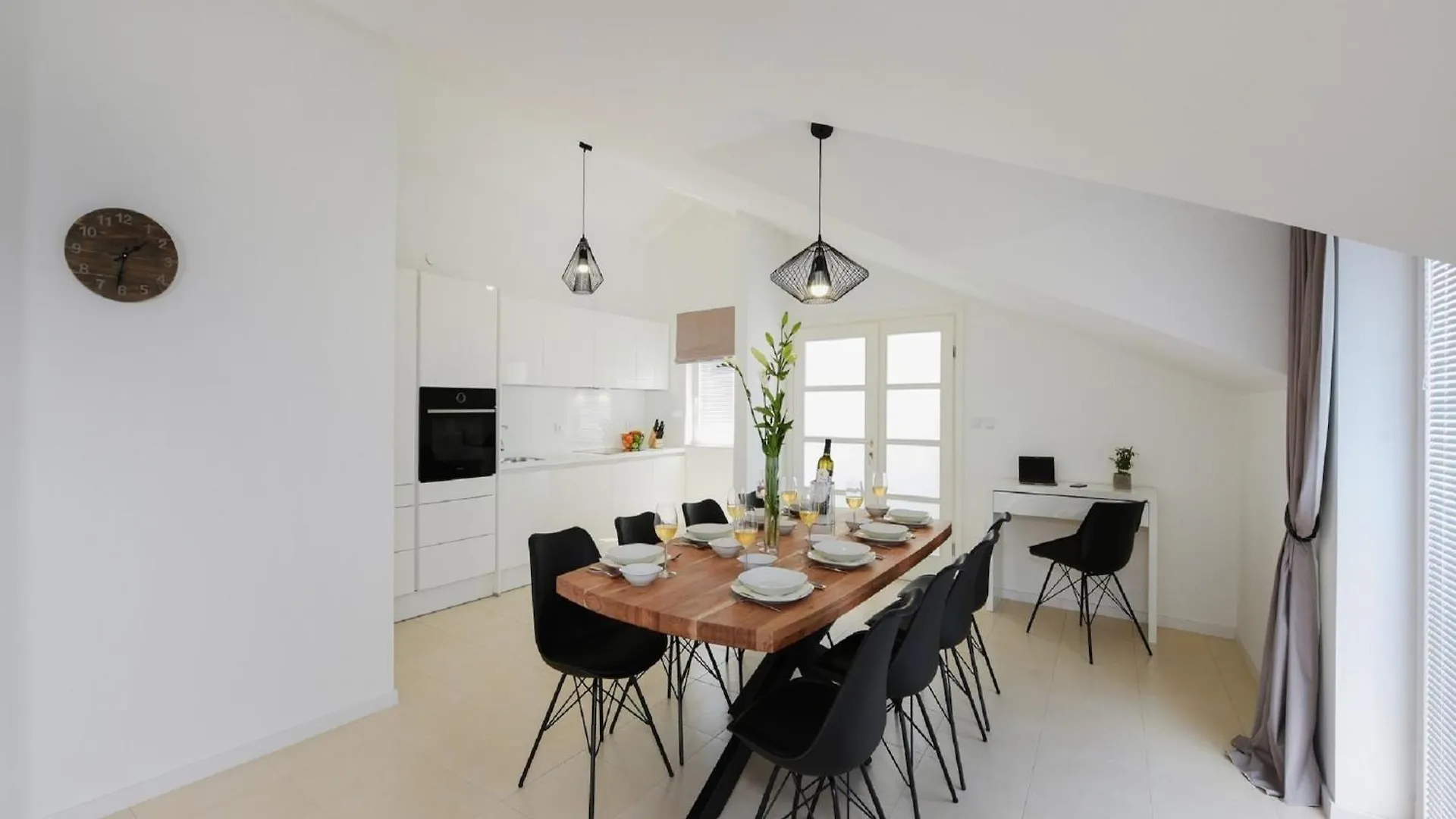 Modern Villa In Nin With Terrace