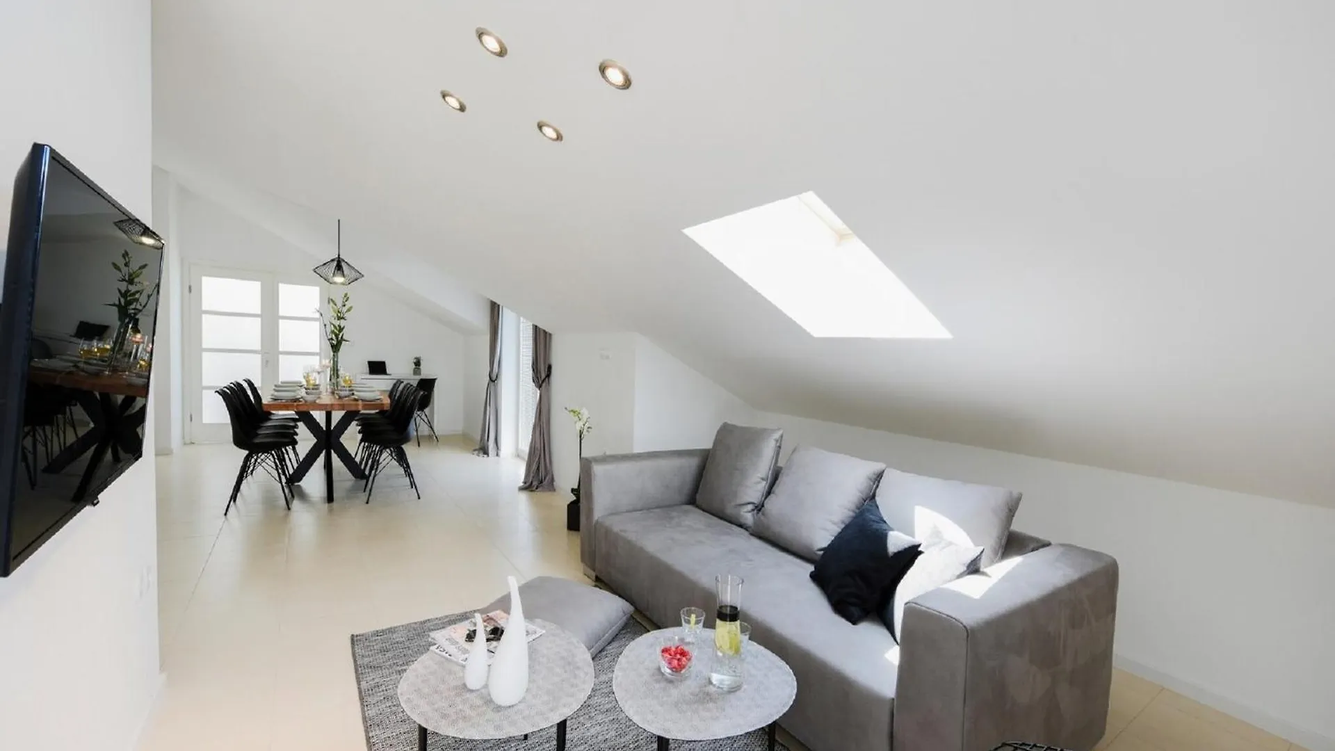 Modern Villa In Nin With Terrace