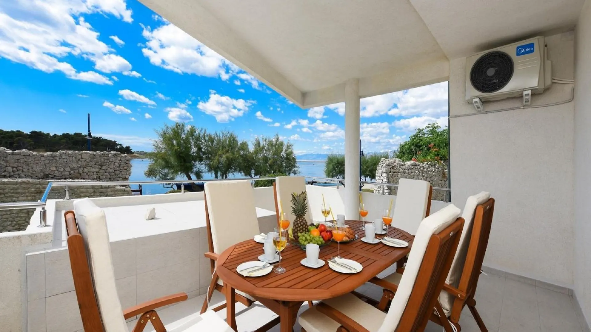 Modern Villa In Nin With Terrace