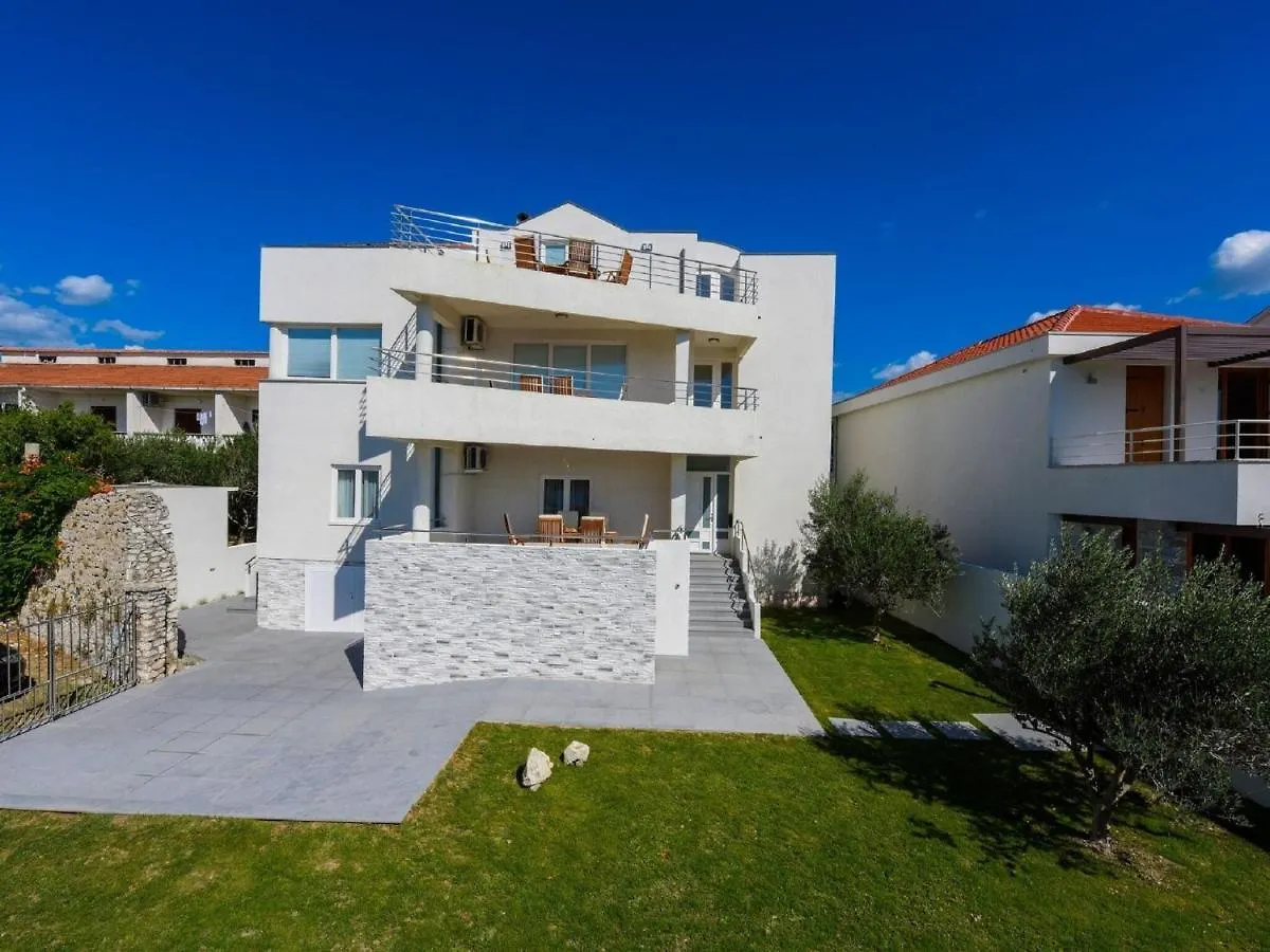 Modern Villa In Nin With Terrace